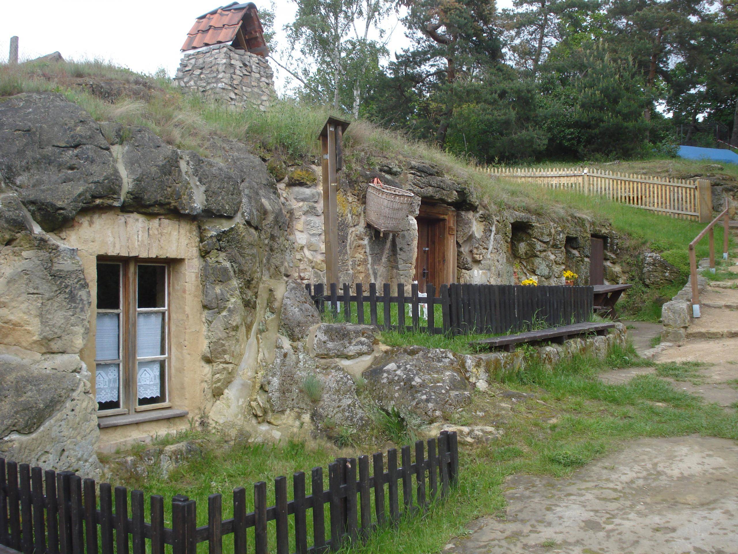 Höhlenwohnungen in Langenstein